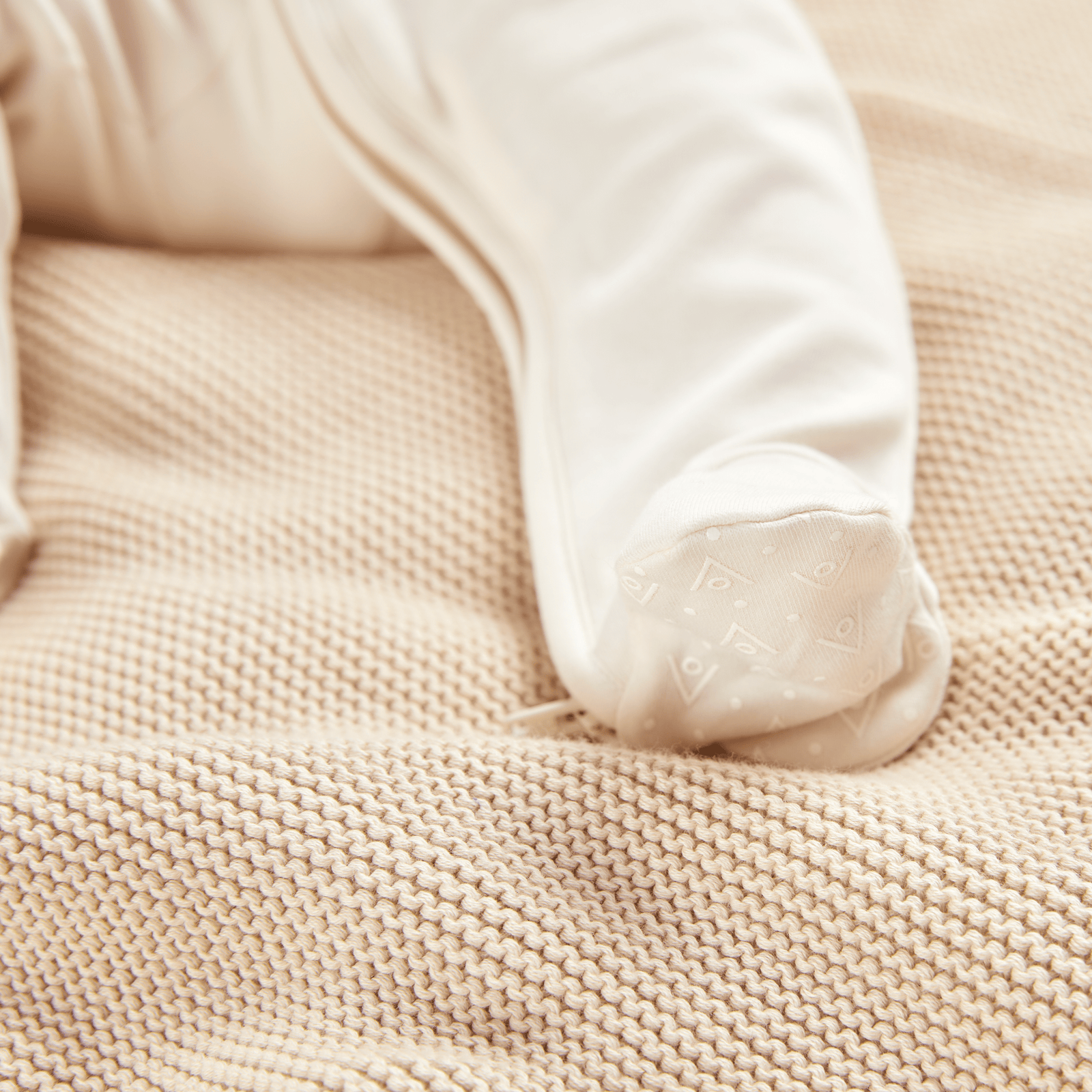 Organic Zip-up Sleepsuit in Chalk – KURA Organics